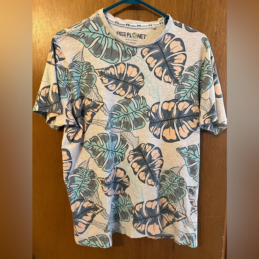Free Planet palm leaf large t-shirt